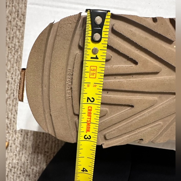 UGG womens Neumel Boot Sherpa lined - Picture 10 of 11